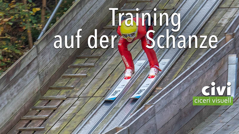 Training im Skispringen auf der Skisprungschanze in Wildhaus